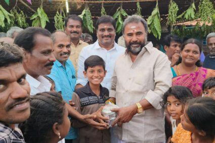 மடத்துக்குளம் அருகே எம்.ஜி.ஆரின் 108 வது பிறந்தநாள் மற்றும் பொங்கல் விழா !