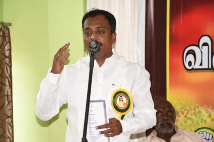 ராமநாதபுரம் பேருந்து நிலையத்திற்கு, ரிபெல் முத்துராமலிங்க சேதுபதி பெயர் சூட்ட வலியுறுத்தி, தென் தமிழர் கட்சி ஆர்ப்பாட்டம் !