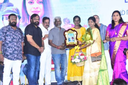 “கமாண்டோவின் லவ் ஸ்டோரி” படத்தின் இசை மற்றும் டிரெய்லர் வெளியீட்டு விழா !